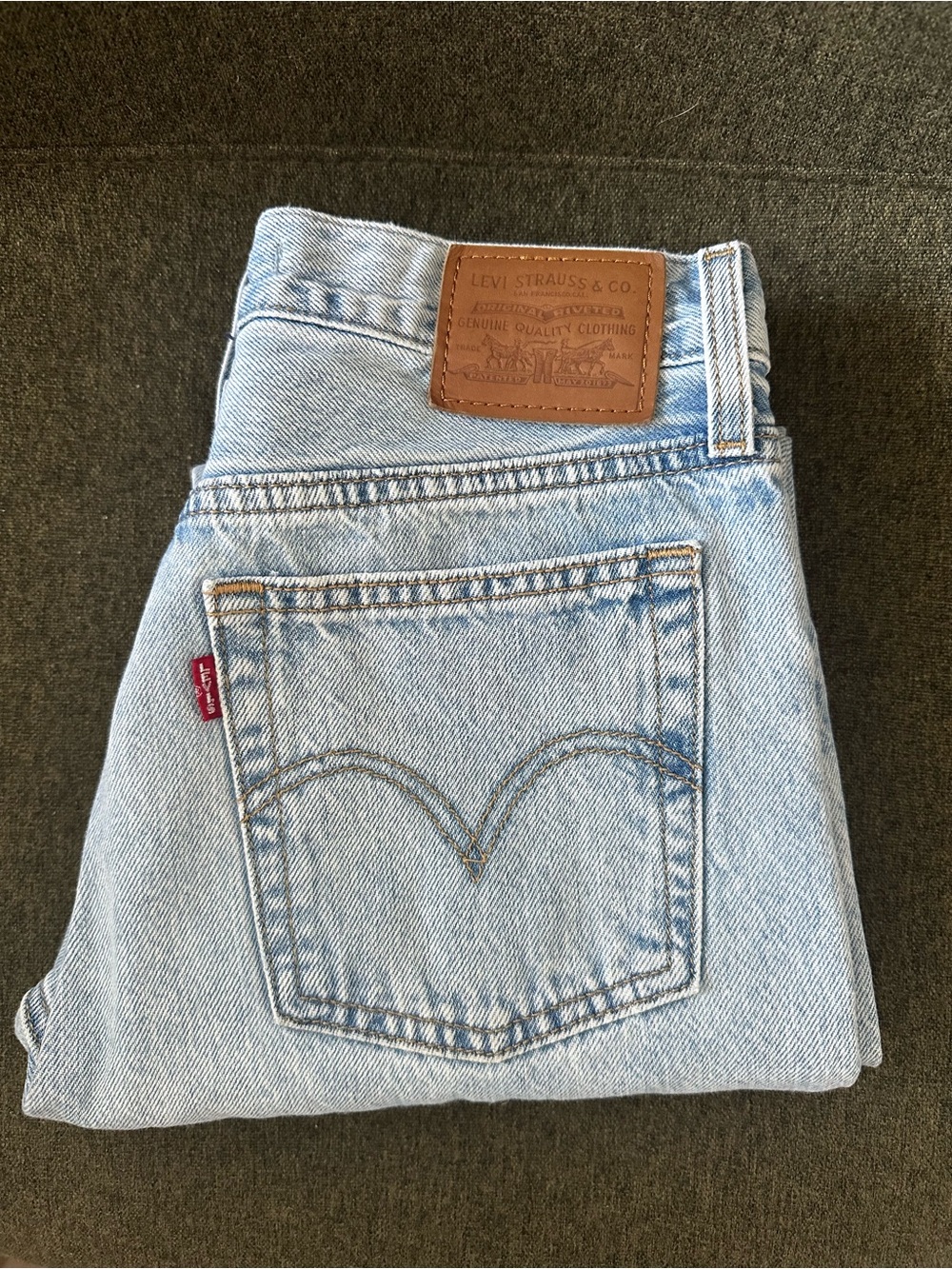 Levi's Women’s Cropped Straight-Leg Jeans